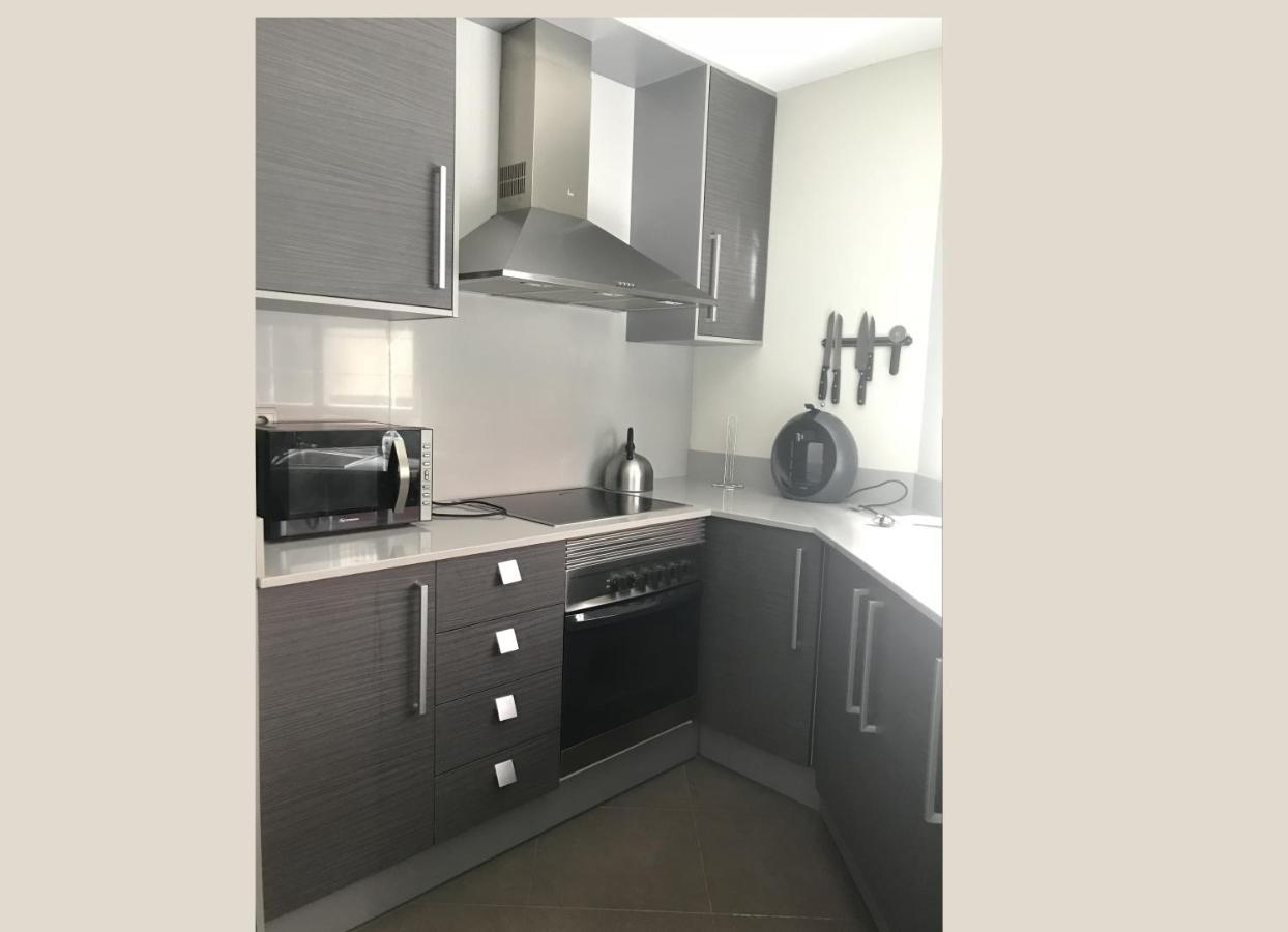 Stunning 2-Bed Apartment In 페고 외부 사진